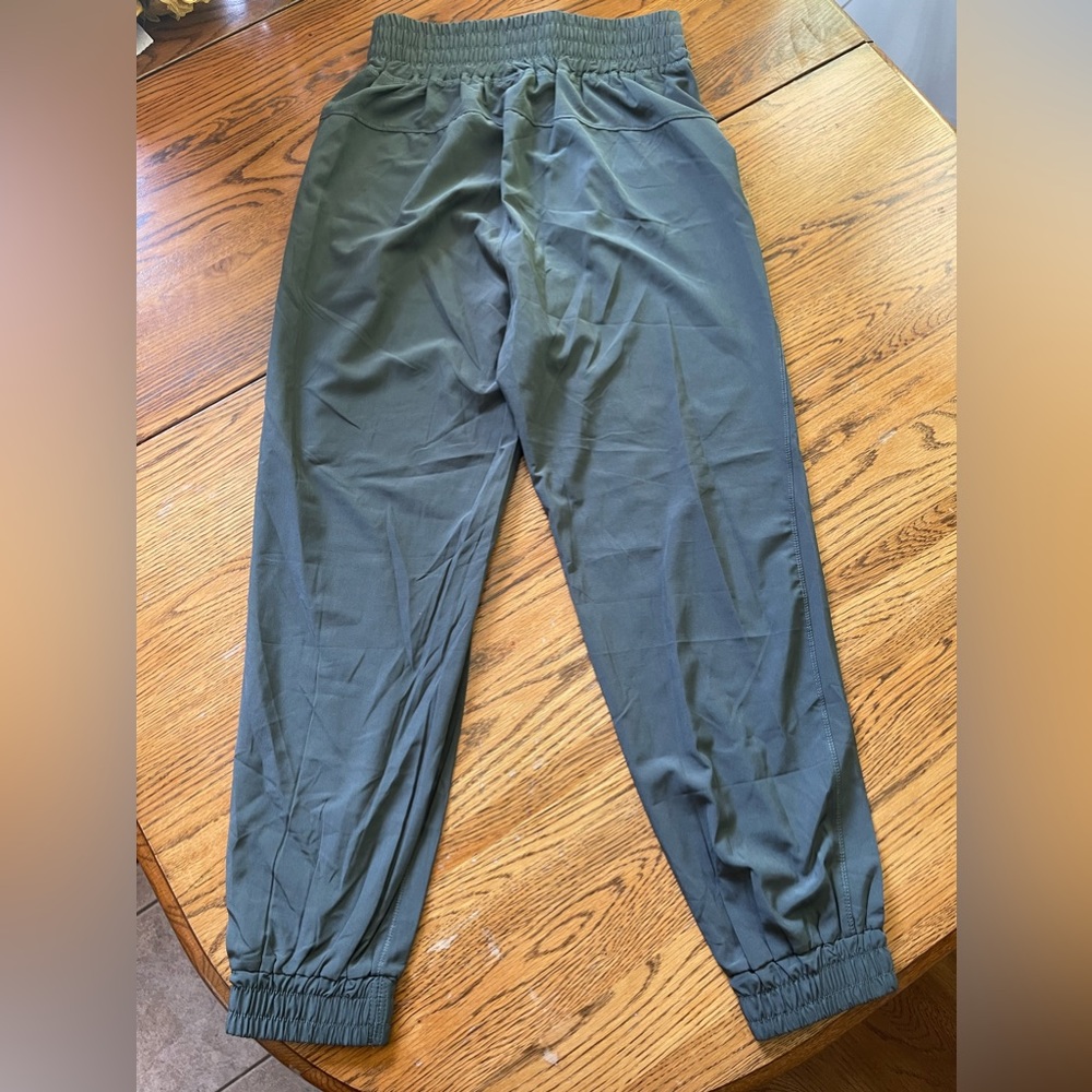 Women’s joggers